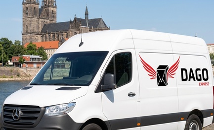 DAGO Express Kurierdienst Sprinter vor Magdeburger Dom an der Elbe in Magdeburg
